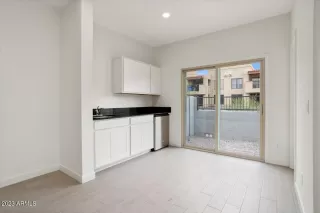 Photo #5: 6510937 Listing