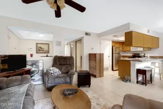 Photo #5: 6511287 Listing