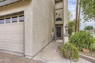 Photo #2: 6511293 Listing