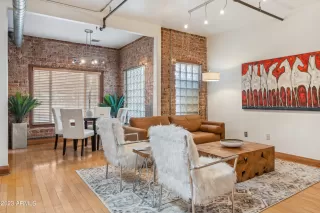 Photo #1: 6511622 Listing 