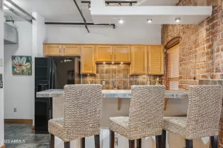 Photo #5: 6511622 Listing 