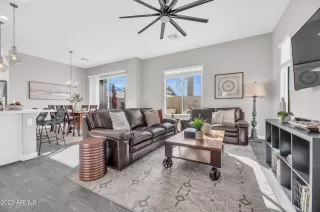 Photo #5: 6511772 Listing