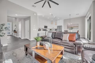 Photo #6: 6511772 Listing