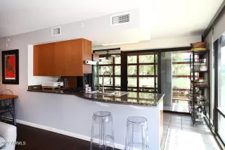 Photo #4: 6511901 Listing