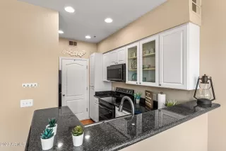 Photo #6: 6512098 Listing 