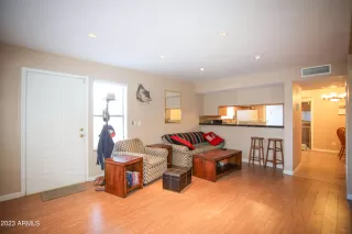 Photo #5: 6512270 Listing 