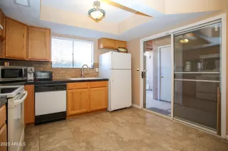 Photo #6: 6512270 Listing 