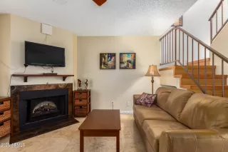 Photo #5: 6512290 Listing