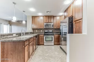 Photo #2: 6512501 Listing 