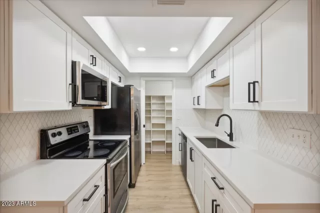 MLS: 6512589 Condo For Sale