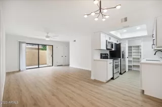 Photo #2: 6512589 Listing