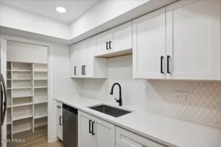 Photo #4: 6512589 Listing