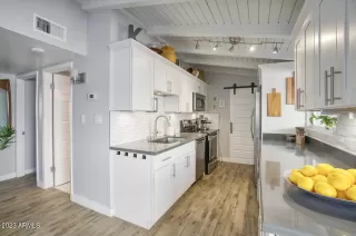 Photo #6: 6512687 Listing