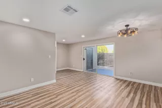 Photo #5: 6512857 Listing