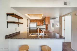 Photo #5: 6512869 Listing