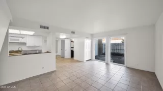 Photo #2: 6513065 Listing 