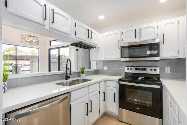 MLS: 6513084 Condo For Sale