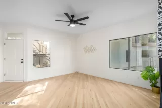 Photo #6: 6513084 Listing 