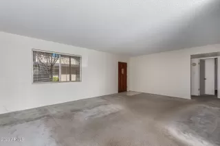 Photo #4: 6513386 Listing