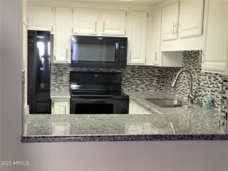 Photo #4: 6514117 Listing