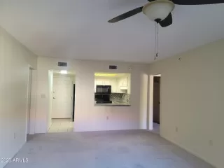 Photo #6: 6514117 Listing