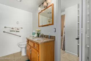 Photo #5: 6514217 Listing