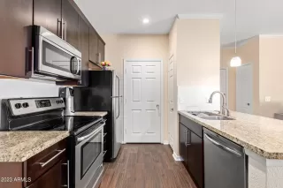 Photo #2: 6514303 Listing