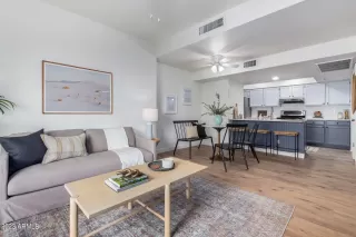 Photo #3: 6515141 Listing