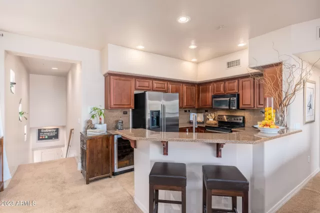 MLS: 6515282 Condo For Sale