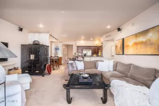 Photo #5: 6515282 Listing