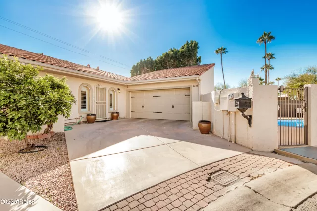 MLS: 6515467 Condo For Sale