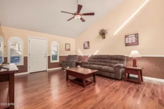 Photo #4: 6515467 Listing 