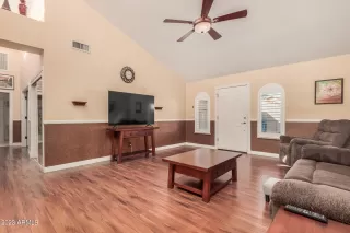 Photo #5: 6515467 Listing 