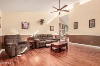 Photo #6: 6515467 Listing 