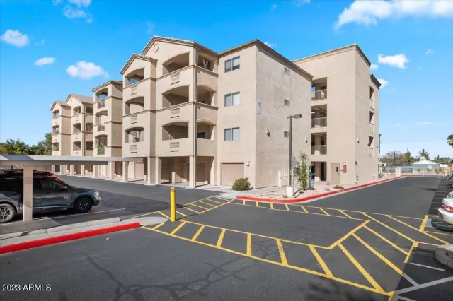 MLS: 6515600 Condo For Sale