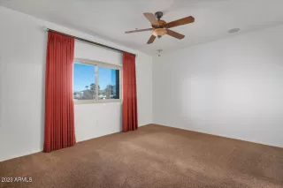 Photo #5: 6515600 Listing