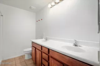 Photo #6: 6515600 Listing