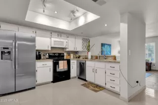 Photo #6: 6515640 Listing