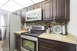 Photo #4: 6515641 Listing