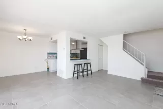 Photo #5: 6515789 Listing 