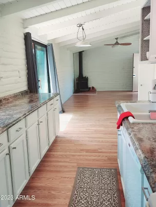 Photo #5: 6515792 Listing