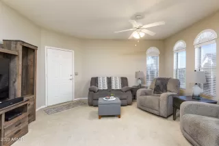 Photo #5: 6515793 Listing