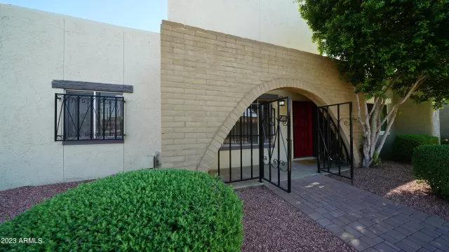 MLS: 6515810 Condo For Sale