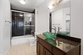 Photo #5: 6515945 Listing 