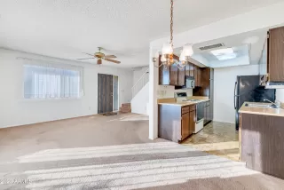 Photo #5: 6516060 Listing