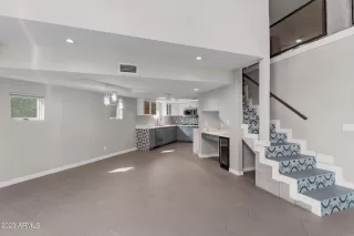 Photo #5: 6516132 Listing