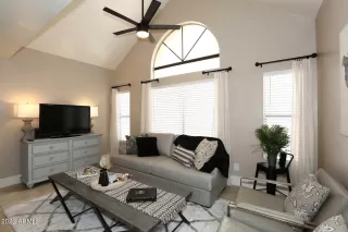 Photo #2: 6516374 Listing