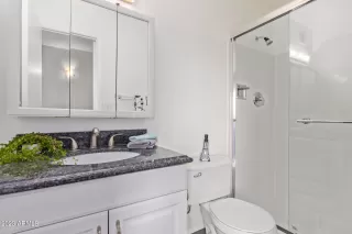 Photo #5: 6516376 Listing