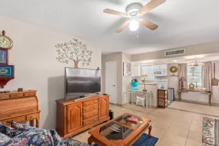 Photo #4: 6516540 Listing