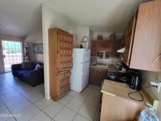 Photo #5: 6516685 Listing